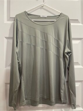 CooRun pair of women’s rash guards